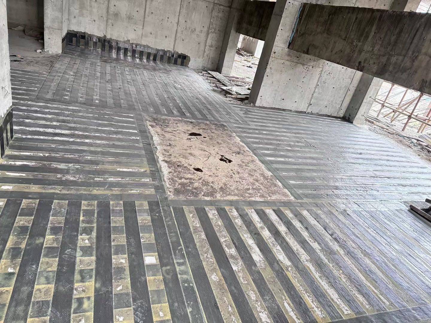 楼板承重加大碳纤维布加固